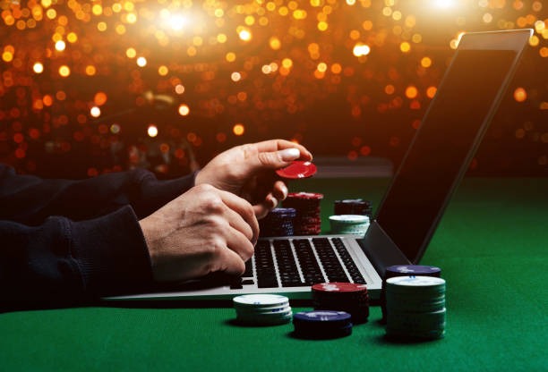 Meja Lucky Number live dealer di studio permainan dengan kamera HD dan display angka